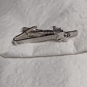 Praying Hands Silver Tone Tie Clip w/Bar